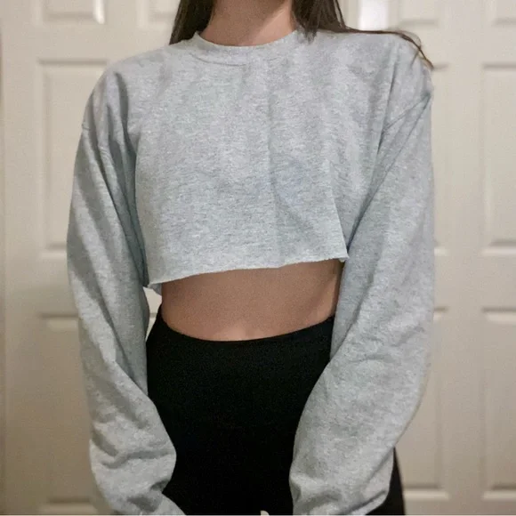 Missguided Super Cropped Light Grey Crewneck - Picture 2 of 4